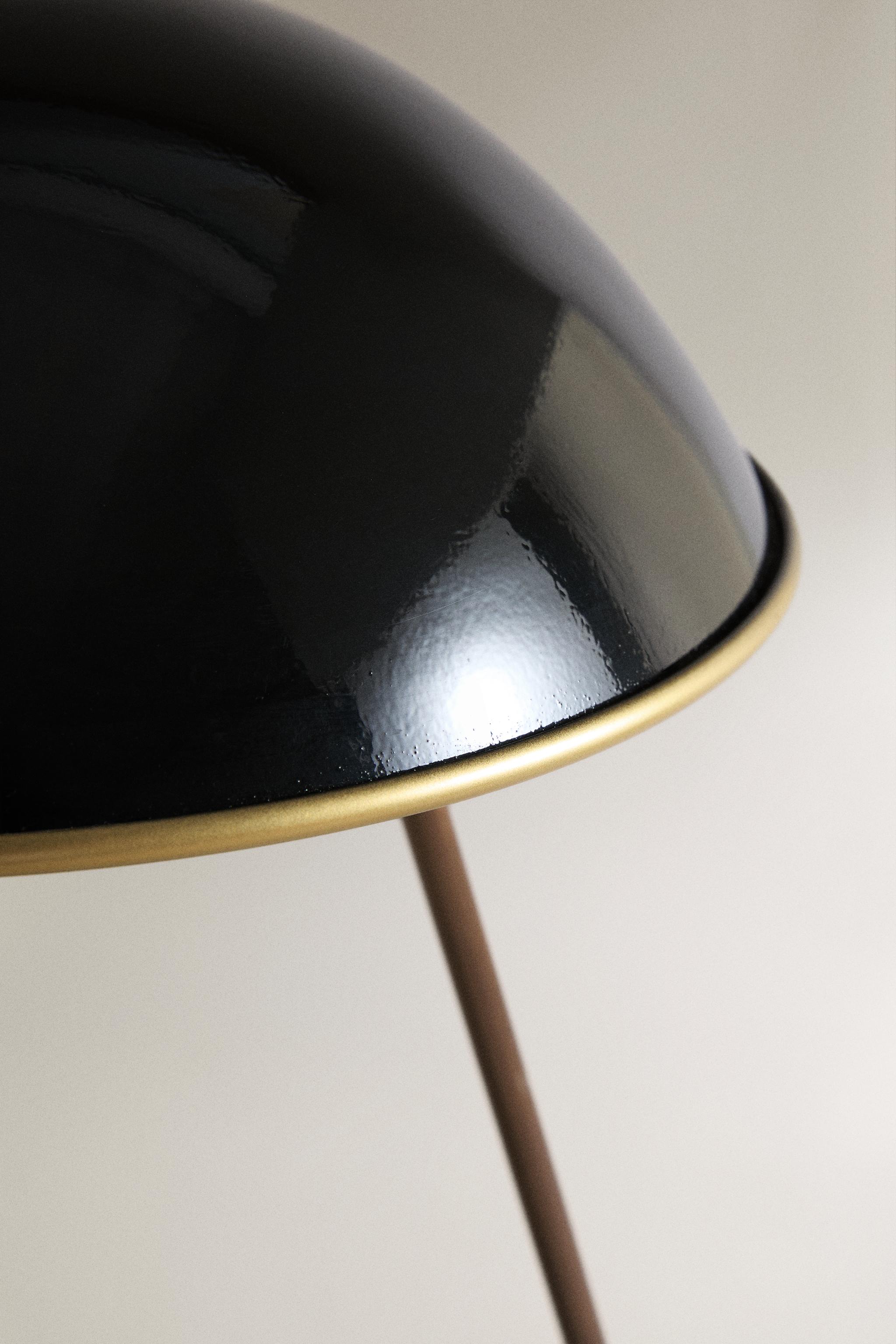 METAL TABLE LAMP